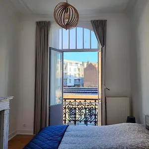 Bed & Blockchain Private With Shared Bathroom Pensión